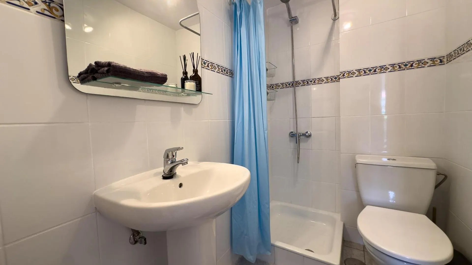 3 Bedrooms, 2 Bathrooms, Sea View, Pool, Tennis Court Arona  Apartamento