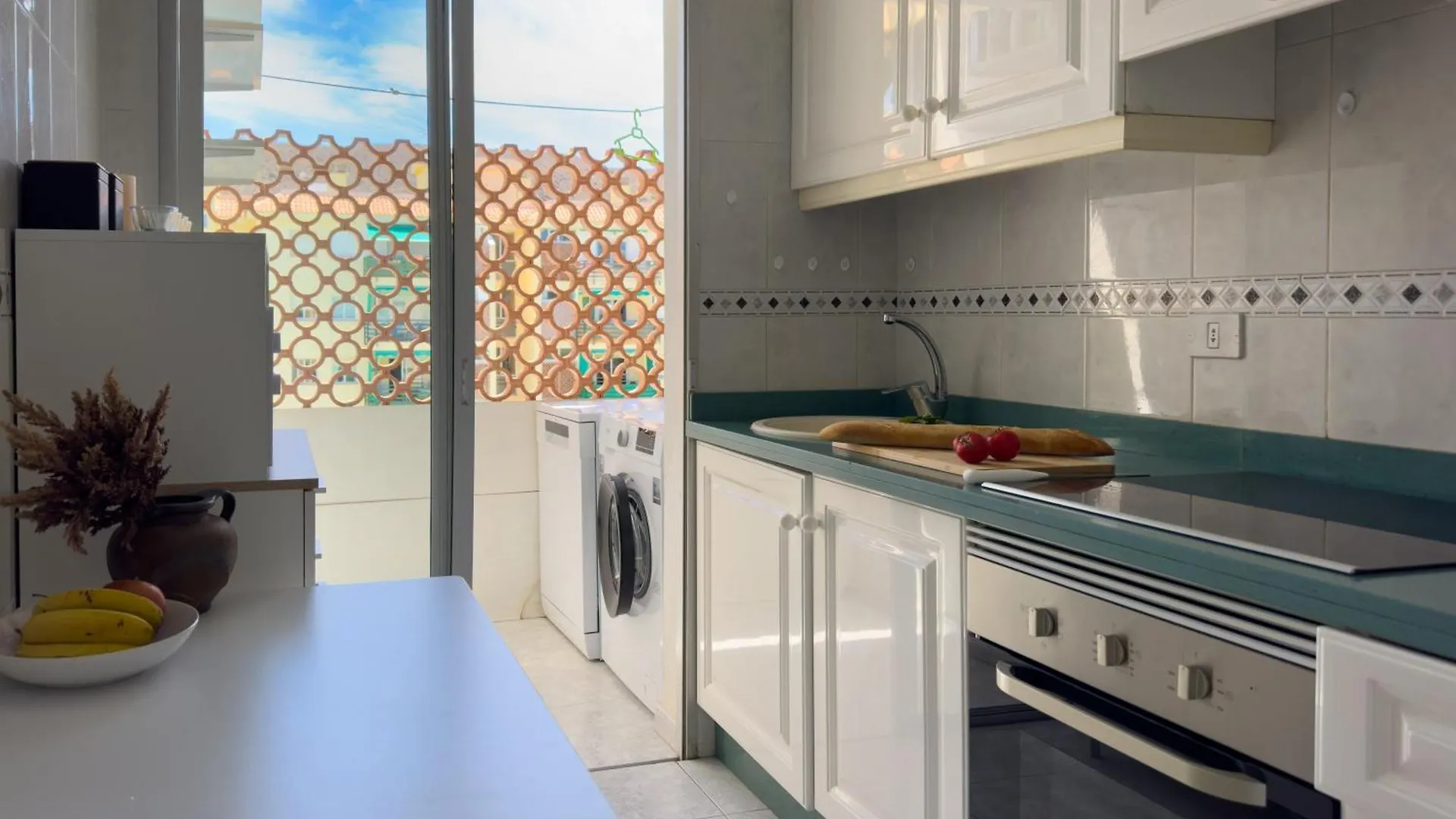 Apartamento 3 Bedrooms, 2 Bathrooms, Sea View, Pool, Tennis Court Arona  España