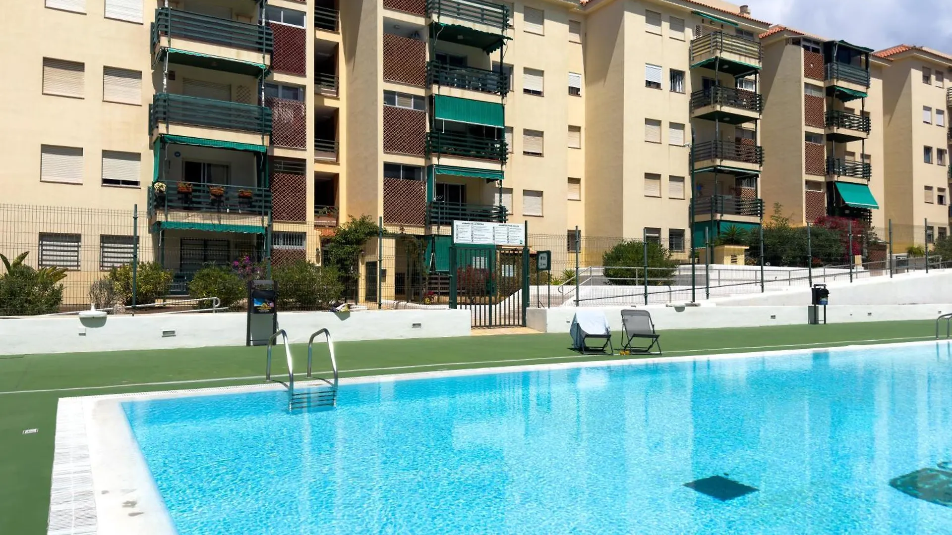3 Bedrooms, 2 Bathrooms, Sea View, Pool, Tennis Court Arona  Apartamento Arona (Tenerife)