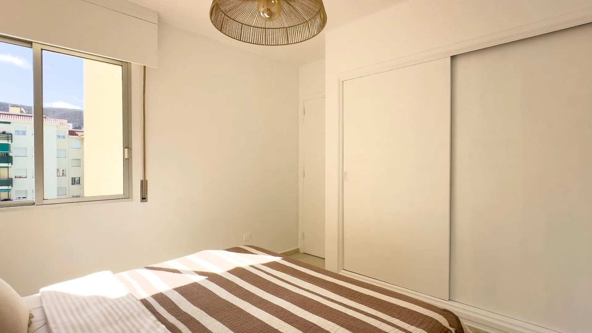 3 Bedrooms, 2 Bathrooms, Sea View, Pool, Tennis Court Arona  0*, Arona (Tenerife)