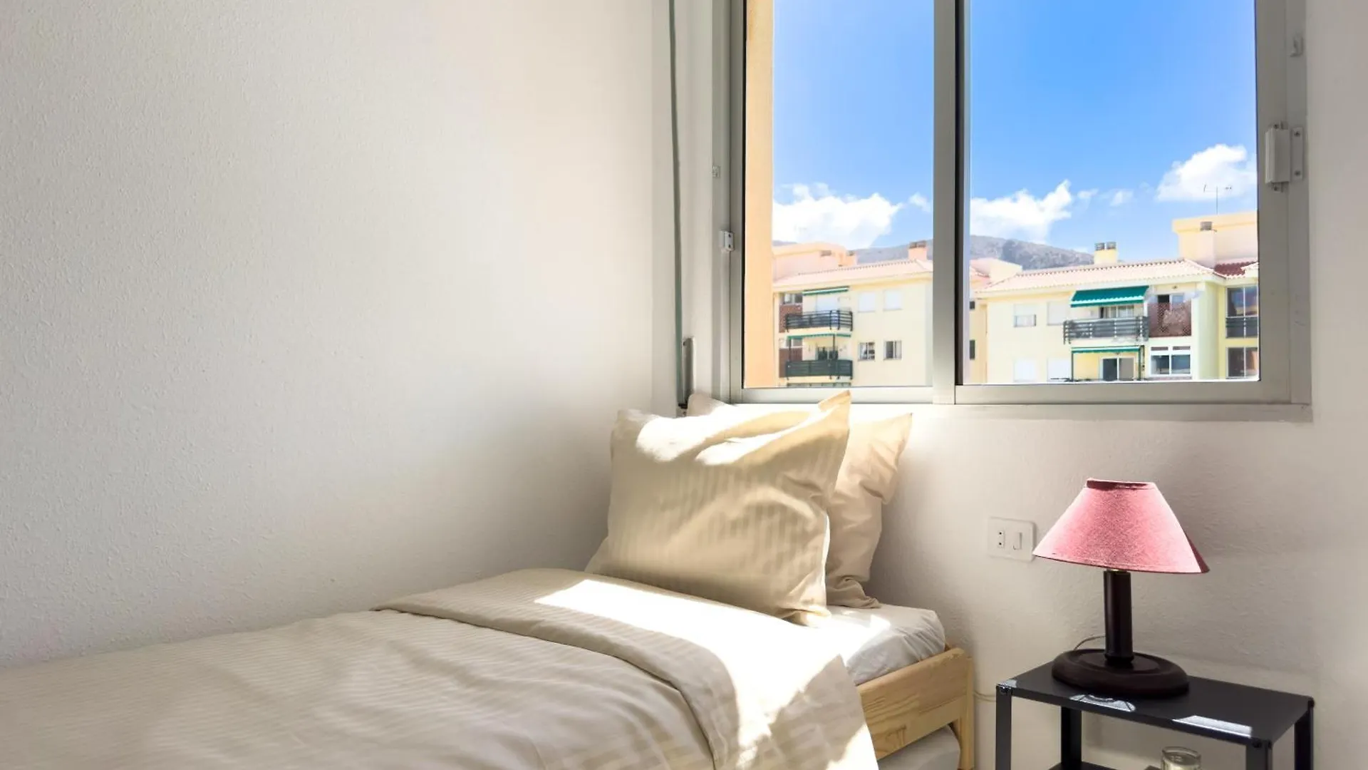 3 Bedrooms, 2 Bathrooms, Sea View, Pool, Tennis Court Arona  0*, Arona (Tenerife) España